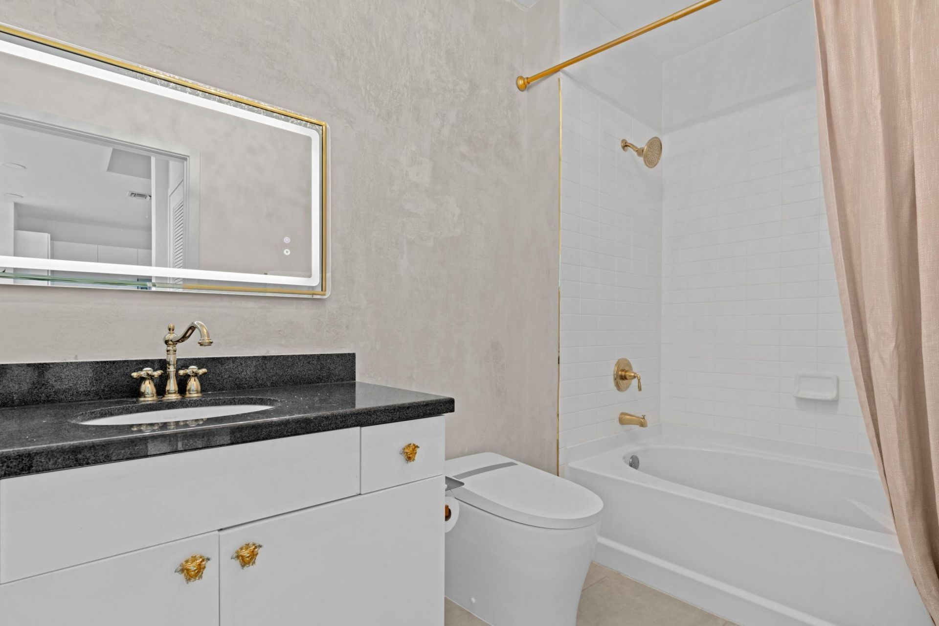 300 S Australian Avenue, Unit 1608, West Palm Beach, FL 33401 Photo