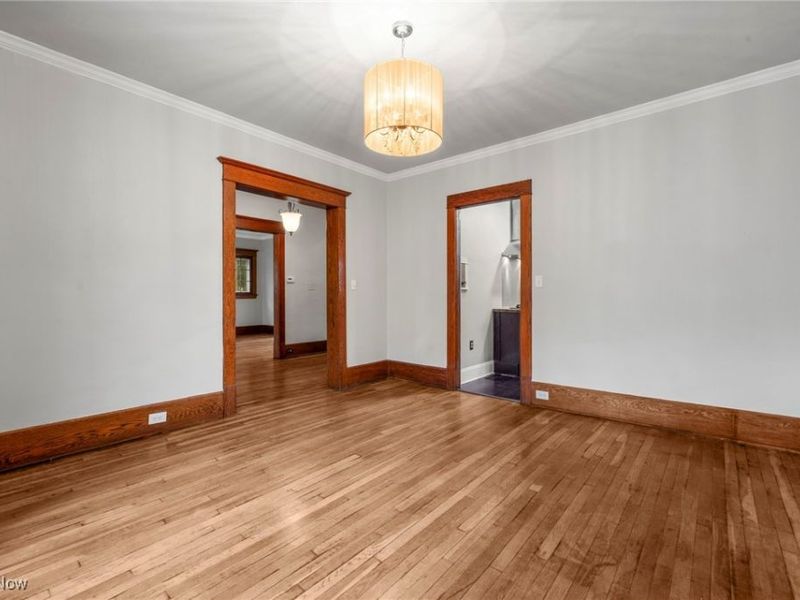 3098 Lincoln Boulevard, Cleveland, OH 44118 Photo 13