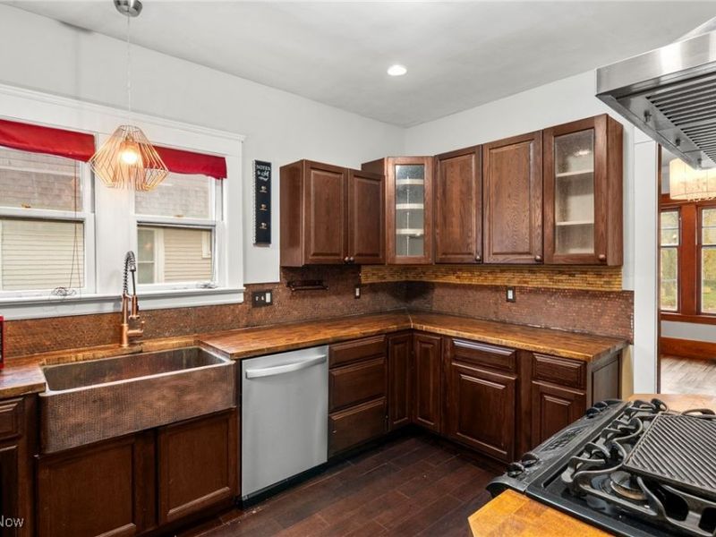 3098 Lincoln Boulevard, Cleveland, OH 44118 Photo 14