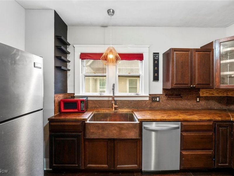 3098 Lincoln Boulevard, Cleveland, OH 44118 Photo 17