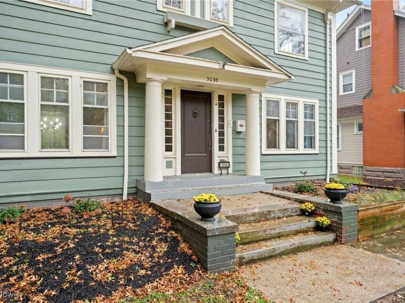 3098 Lincoln Boulevard, Cleveland, OH 44118 Photo 3