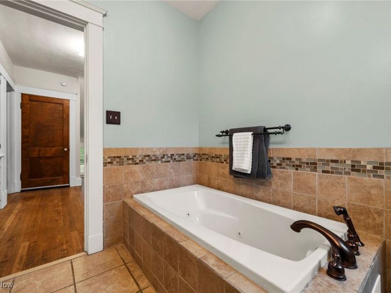 3098 Lincoln Boulevard, Cleveland, OH 44118 Photo 35