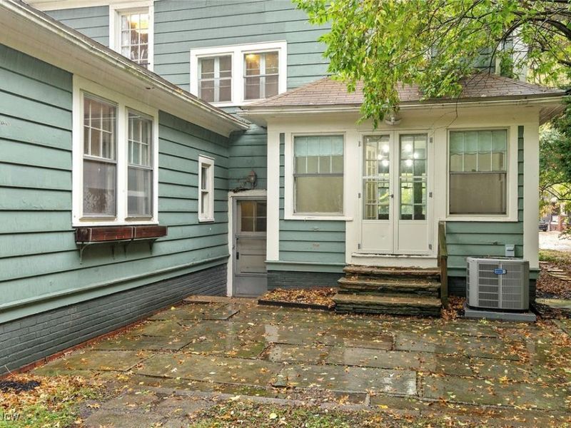 3098 Lincoln Boulevard, Cleveland, OH 44118 Photo 43