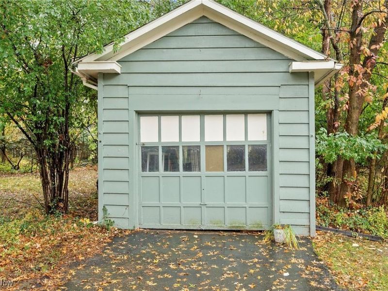 3098 Lincoln Boulevard, Cleveland, OH 44118 Photo 45