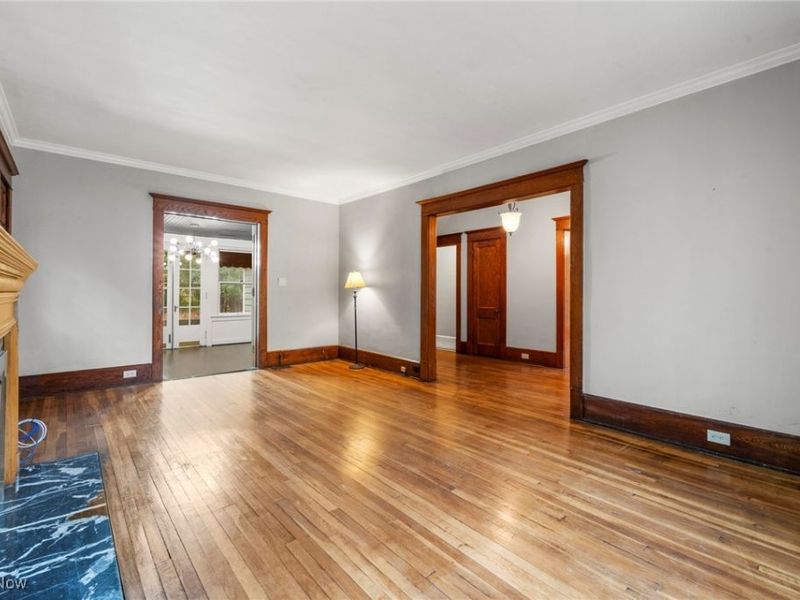 3098 Lincoln Boulevard, Cleveland, OH 44118 Photo 9