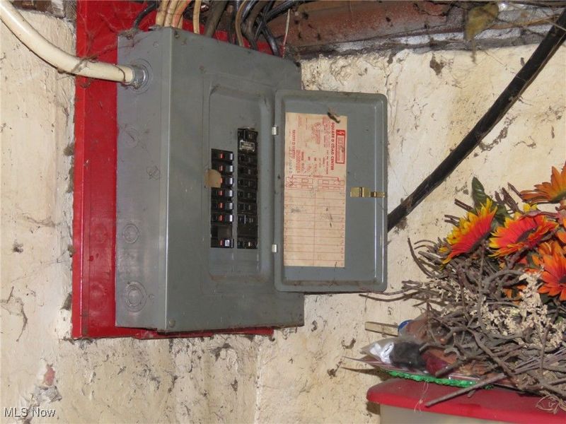 320 Hayes Avenue, Elyria, OH 44035 Photo 12