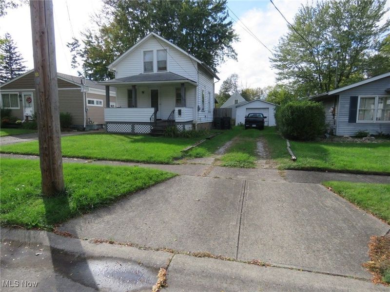 320 Hayes Avenue, Elyria, OH 44035 Photo 2