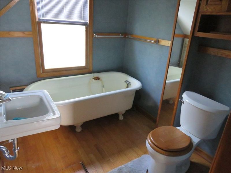 320 Hayes Avenue, Elyria, OH 44035 Photo 7