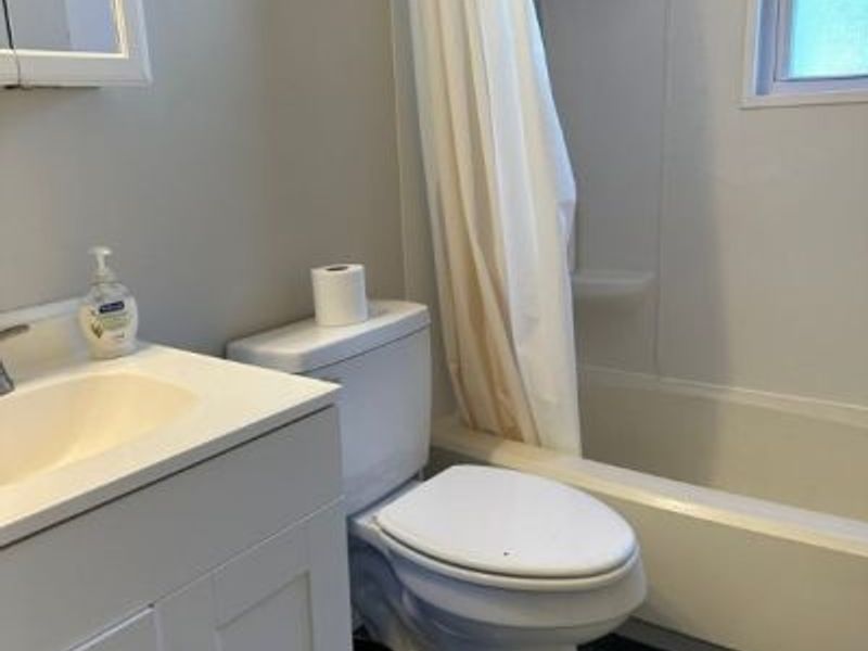 5926 Deering Avenue, Parma Heights, OH 44130 Photo 9