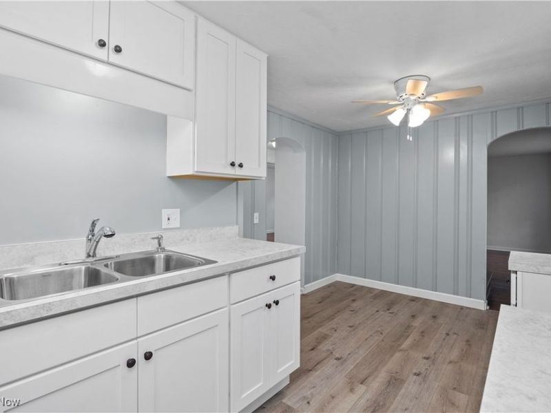 442 Hilliard Road, Elyria, OH 44035 Photo 10