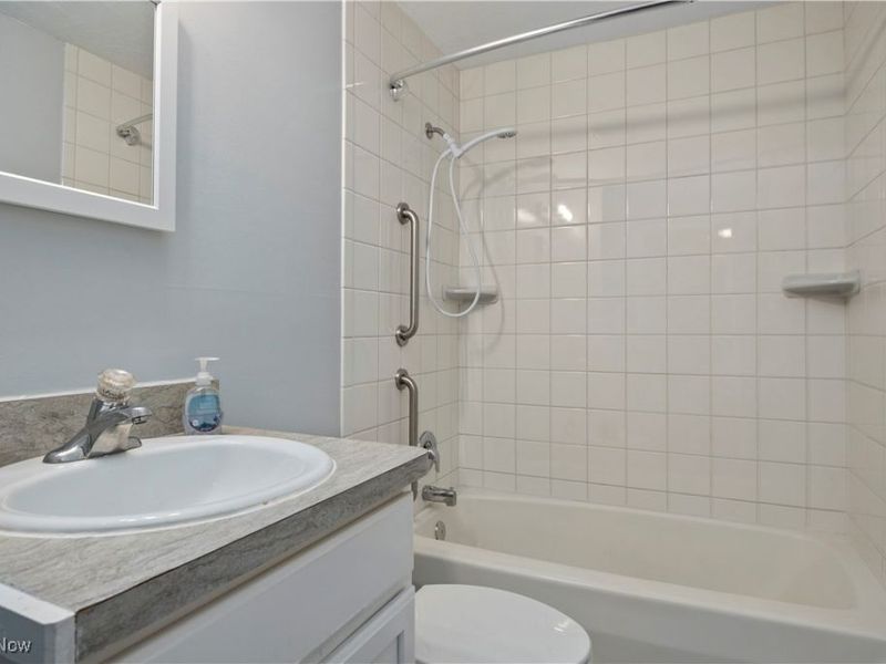 442 Hilliard Road, Elyria, OH 44035 Photo 15