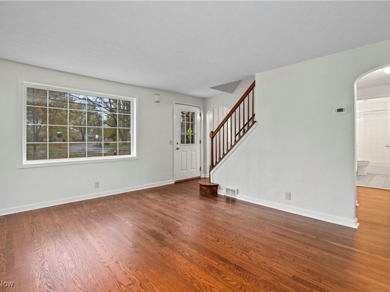 442 Hilliard Road, Elyria, OH 44035 Photo 3