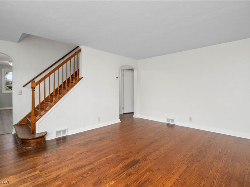 442 Hilliard Road, Elyria, OH 44035 Photo 4