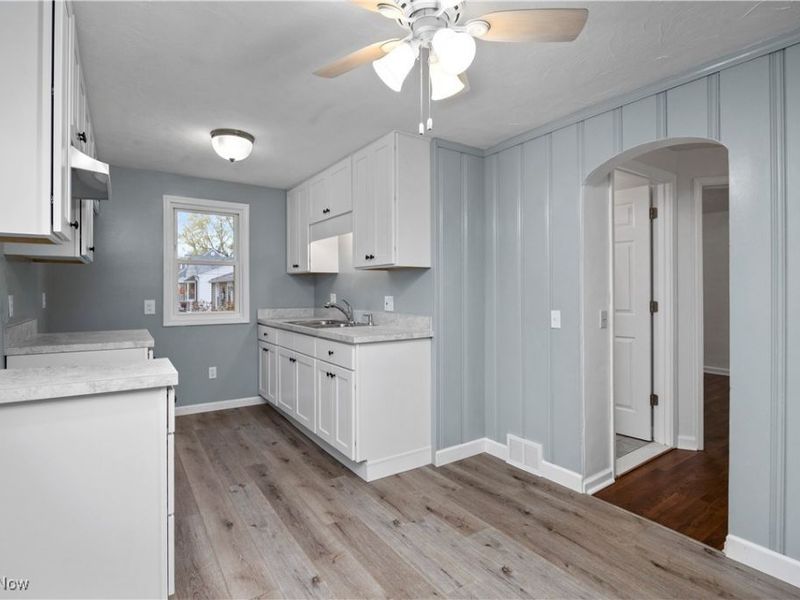 442 Hilliard Road, Elyria, OH 44035 Photo 7