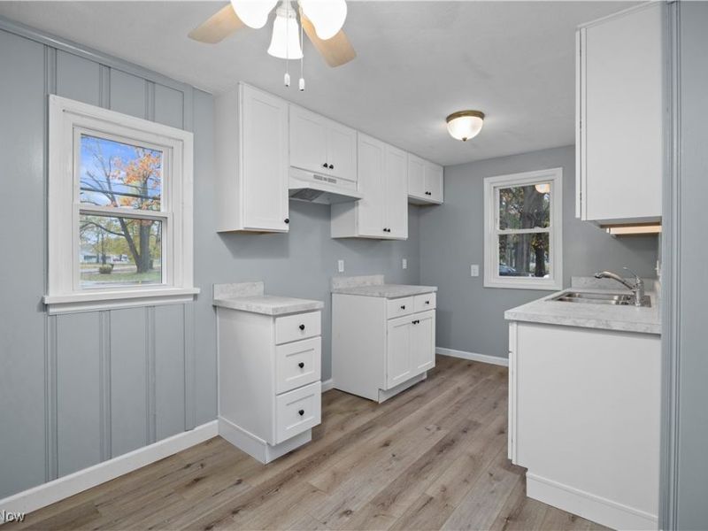 442 Hilliard Road, Elyria, OH 44035 Photo 8