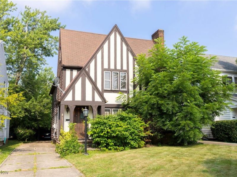 3666 Lindholm Road, Shaker Heights, OH 44120 Photo 2
