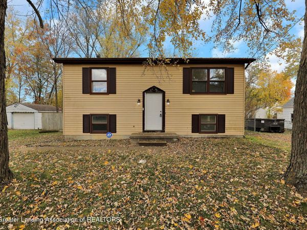 6125 Kenbrook Road, Lansing, MI 48911