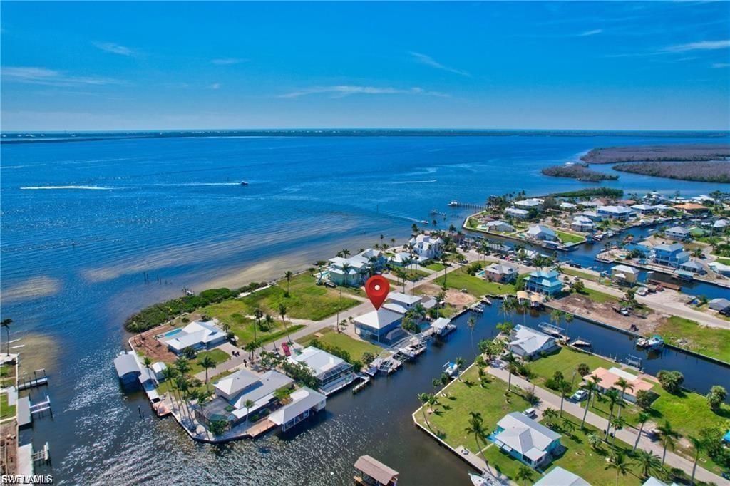 3420 1st Ave, Saint James City, FL 33956 Photo