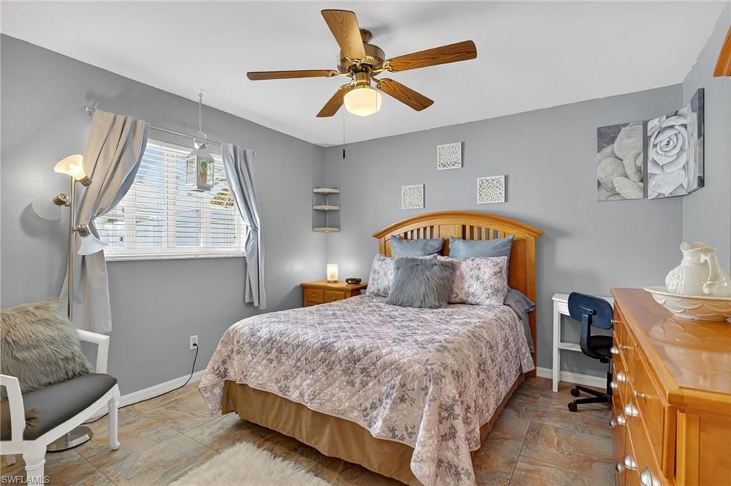 412 SE 13th Ave, Cape Coral, FL 33990 Photo