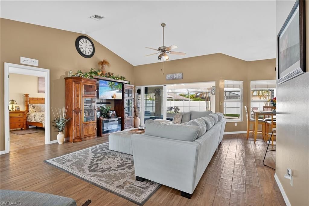 412 SE 13th Ave, Cape Coral, FL 33990 Photo