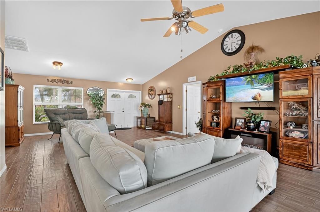 412 SE 13th Ave, Cape Coral, FL 33990 Photo