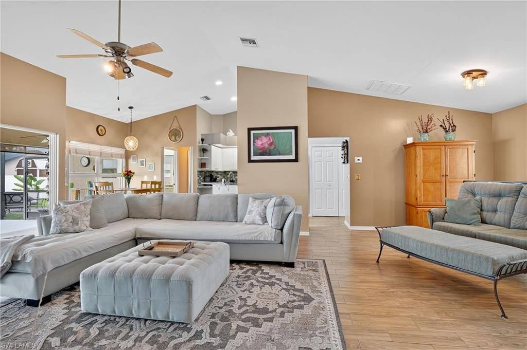 412 SE 13th Ave, Cape Coral, FL 33990 Photo