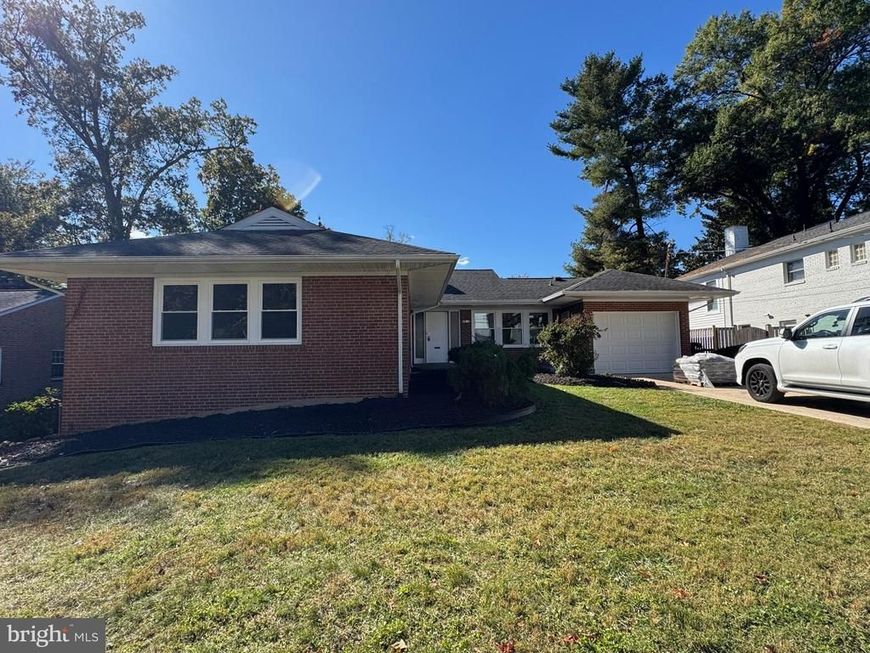 5612 Namakagan Road, Bethesda, MD 20816 Main Photo