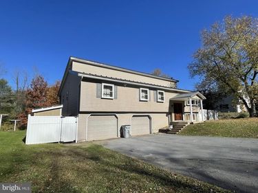 12 PARK DRIVE, LOCK HAVEN, PA 17745