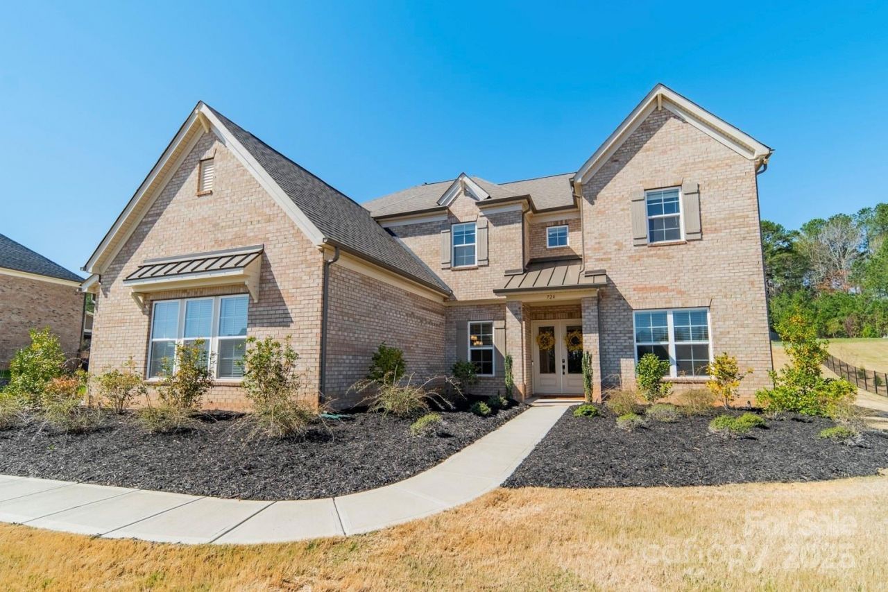 724 Cavesson Way, Wesley Chapel, NC 28110 Main Photo