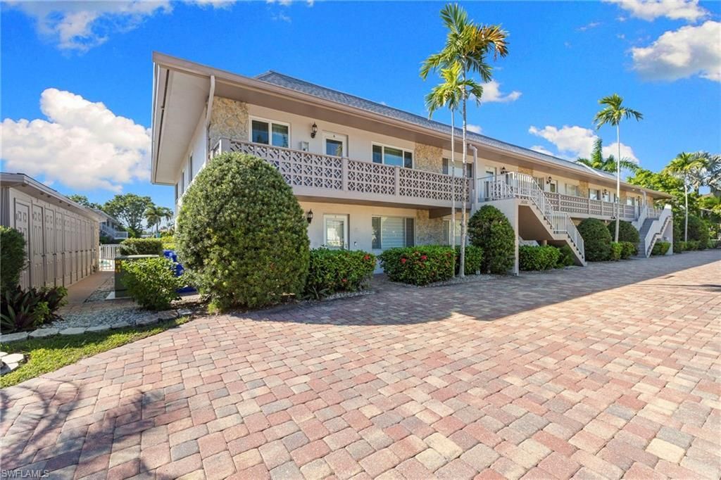 1686 Blue Point Ave, Unit B1, Naples, FL 34102 Photo