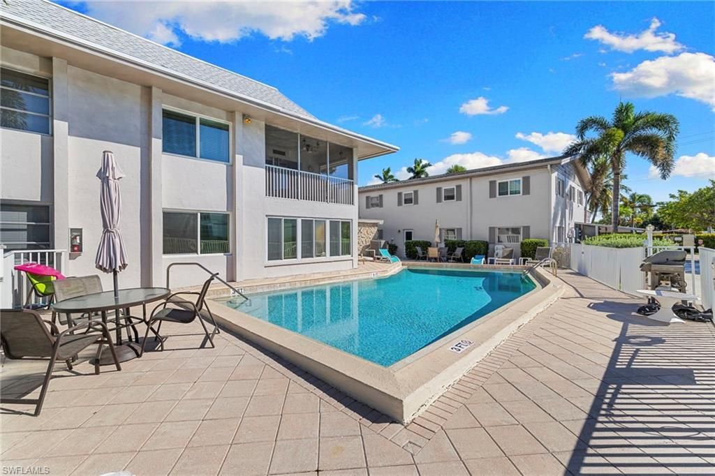 1686 Blue Point Ave, Unit B1, Naples, FL 34102 Photo