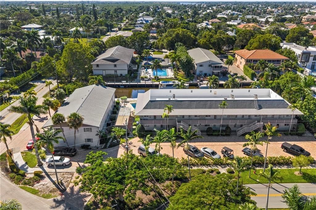 1686 Blue Point Ave, Unit B1, Naples, FL 34102 Photo