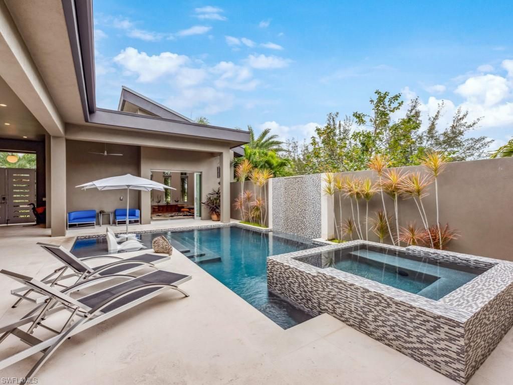 600 Crescent St, Marco Island, FL 34145 Photo