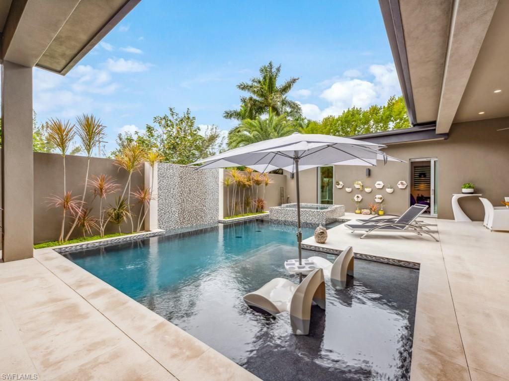 600 Crescent St, Marco Island, FL 34145 Photo