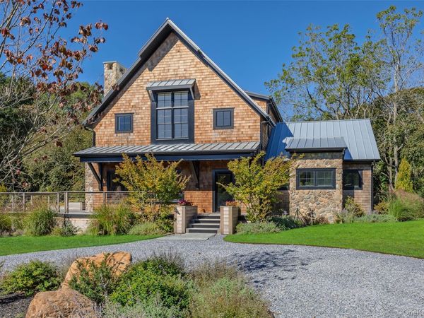141A N Ferry Road, Shelter Island, NY 11964
