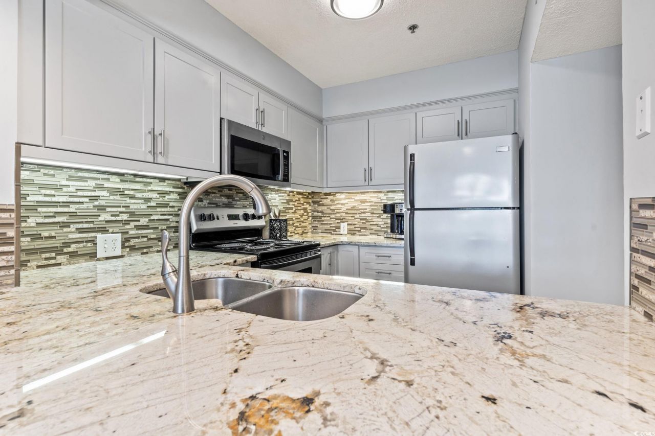 410 Melrose Pl. Photo 10