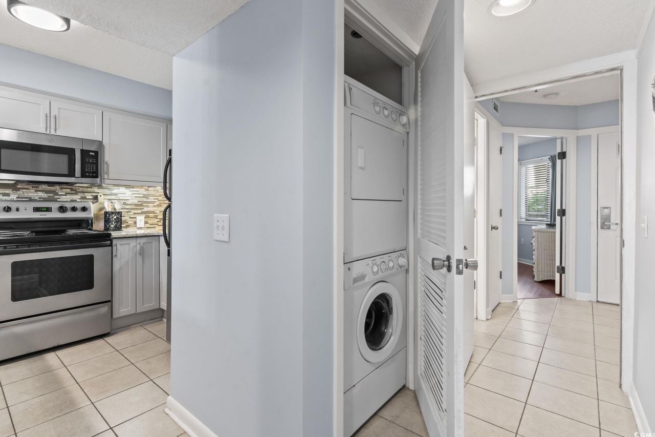 410 Melrose Pl. Photo 11