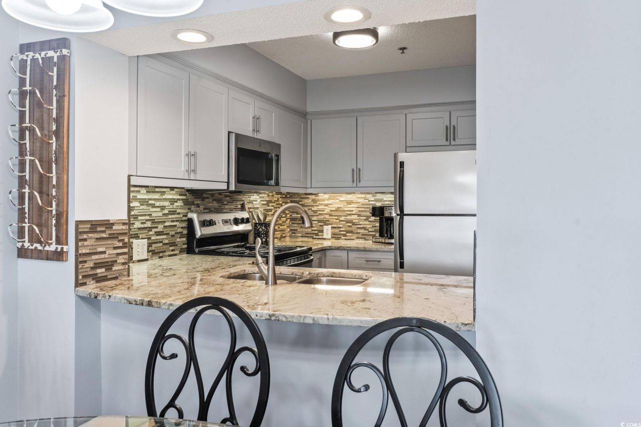 410 Melrose Pl. Photo 7