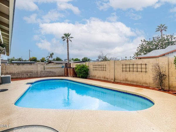 8126 N 16TH Drive, Phoenix, AZ 85021