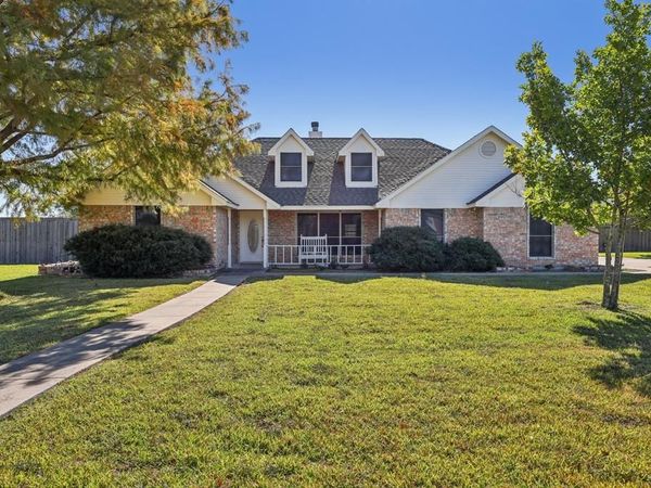 1377 Lone Star Boulevard, Talty, TX 75160