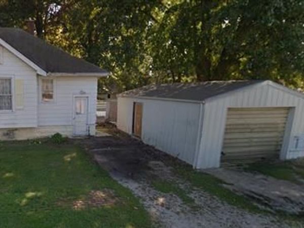 702 Mayo Street, Carlinville, IL 62626