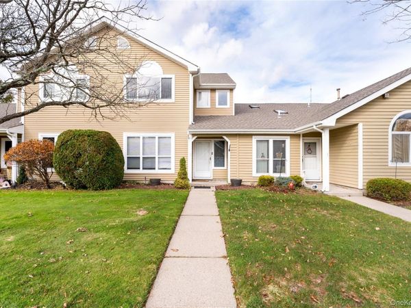 55 Eric Drive, Unit 55, Middle Island, NY 11953