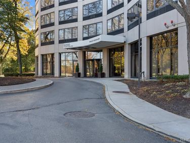 5000 Town Center Center, Southfield, MI 48075