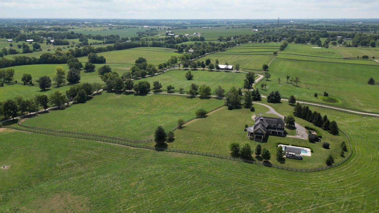 613 Hutchison Road, Paris, KY 40361