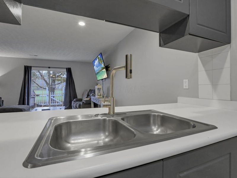 6828 Axtel Drive, Unit 23B, Canal Winchester, OH 43110 Photo 12