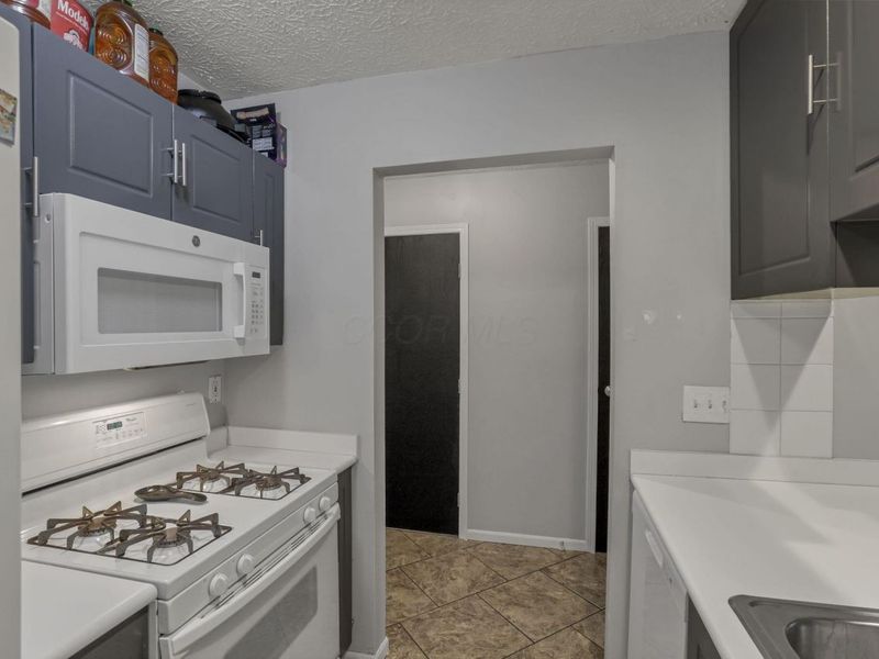 6828 Axtel Drive, Unit 23B, Canal Winchester, OH 43110 Photo 9