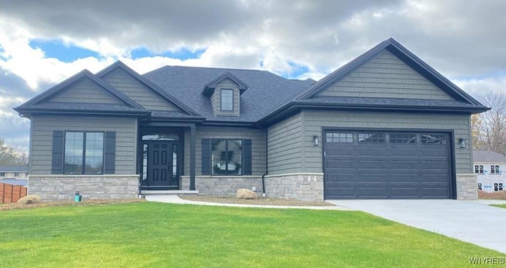 18 Richfield Road, Buffalo, NY 14221 Main Photo