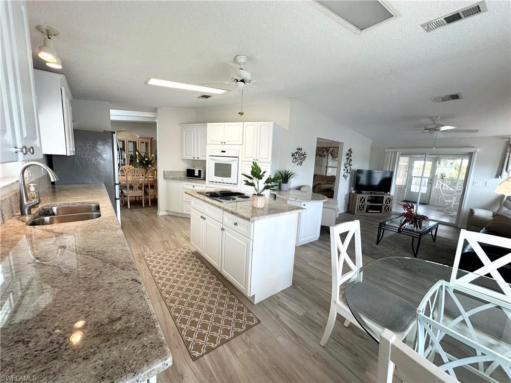 17741 Canal Cove Ct, Fort Myers Beach, FL 33931 Photo