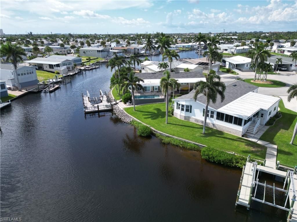 17741 Canal Cove Ct, Fort Myers Beach, FL 33931 Photo