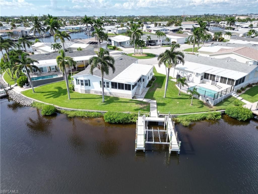 17741 Canal Cove Ct, Fort Myers Beach, FL 33931 Photo